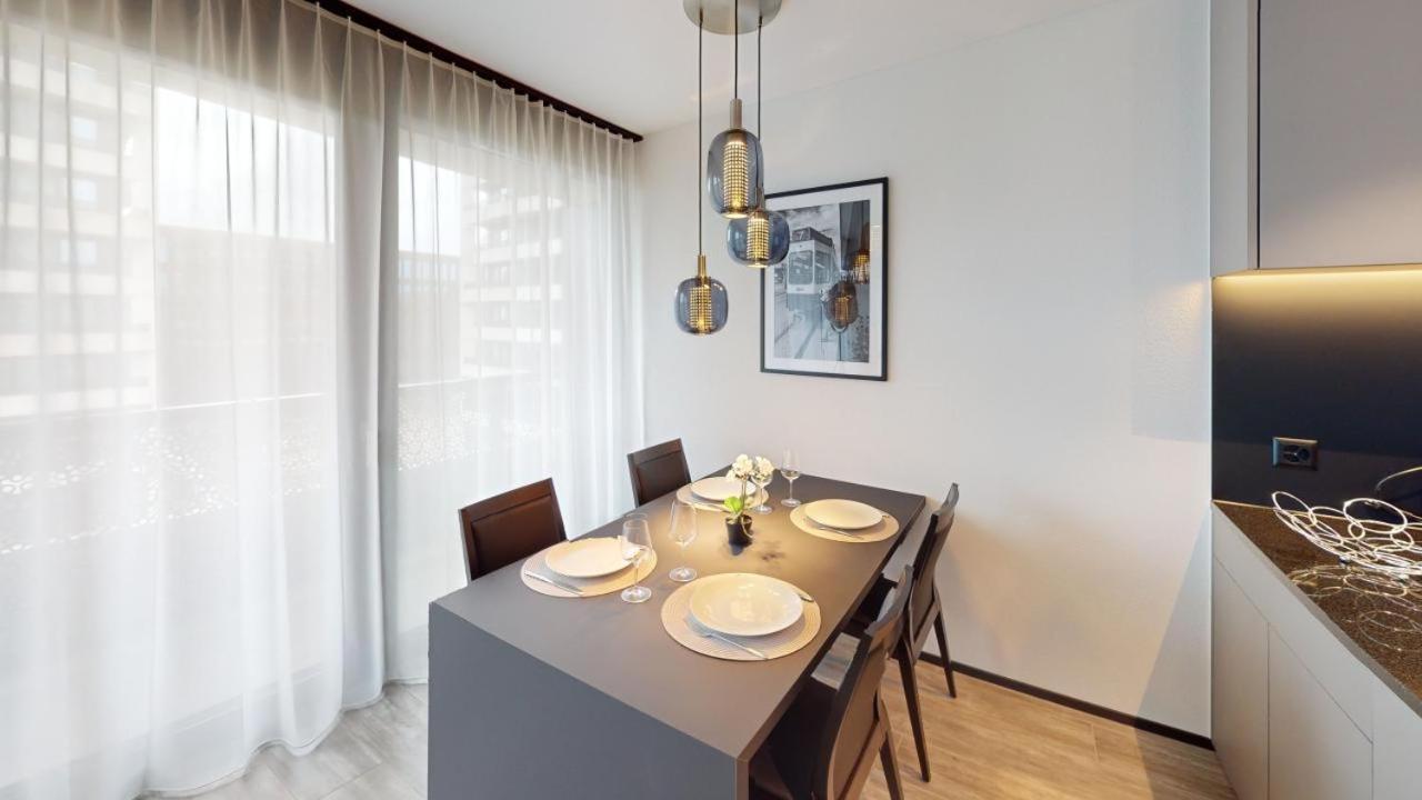 Spacious 1 Bedroom Apartment With Balcony Zürich Exterior foto